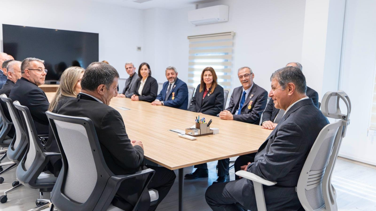 Şehit aileleri derneklerinden Başkan Tugay’a ziyaret-1