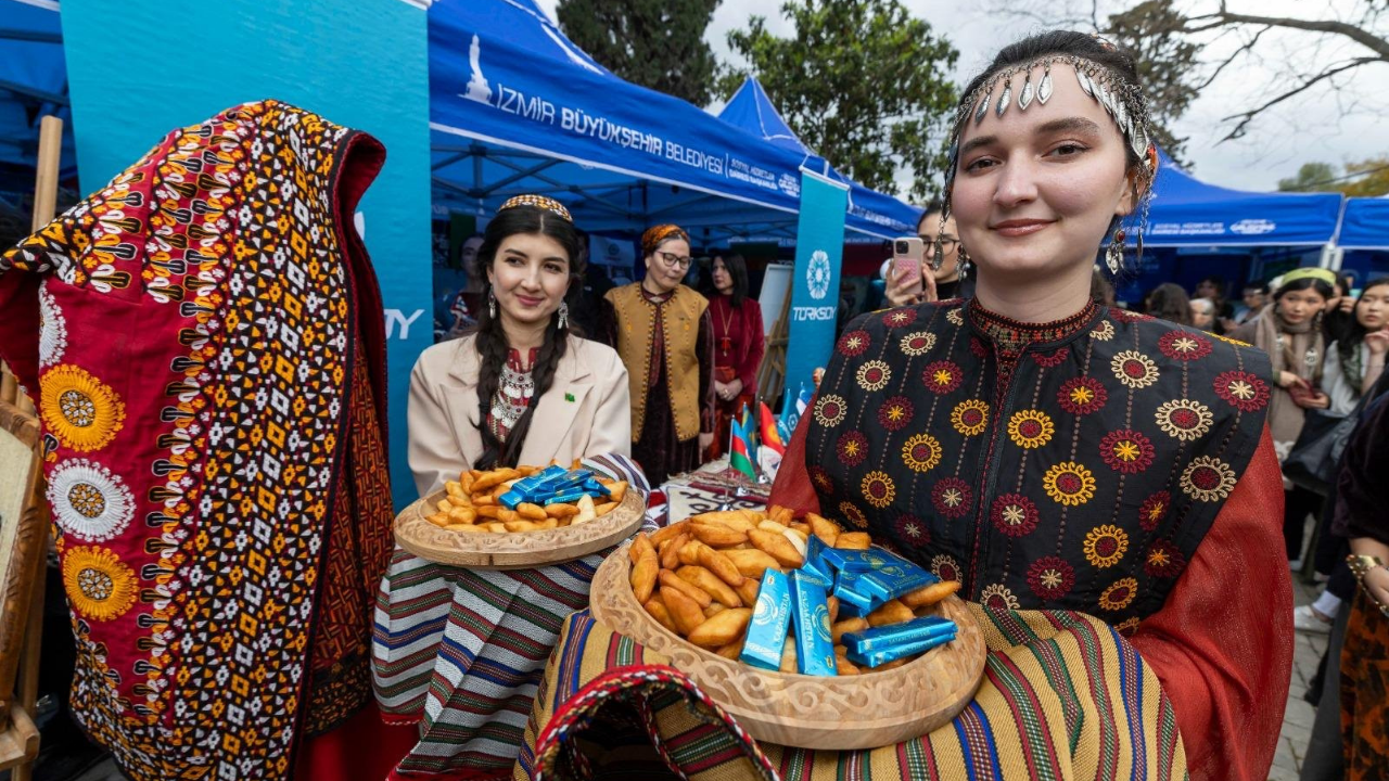 İzmir’de Bahar Bayramı coşkusu: Başkan Cemil Tugay’dan barış ve kardeşlik mesajı-1