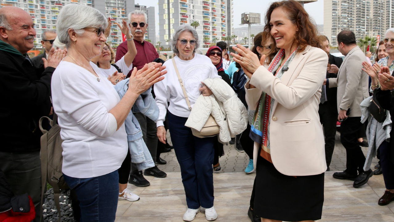 Karşıyaka'nın bilge çınarlarına dopdolu kutlama-1