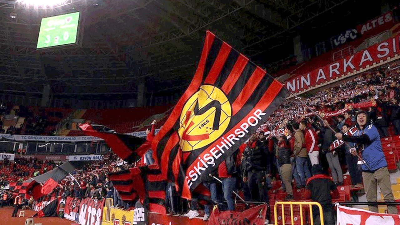 Karşıyaka–Eskişehirspor maçında tribünlerden barış mesajı-1