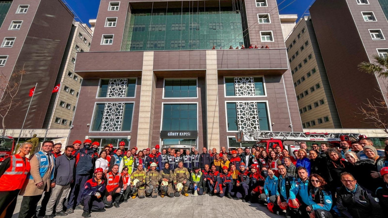 İzmir Adliyesi’nde Kontrollü Tahliye ve Bomba Tatbikatı-2