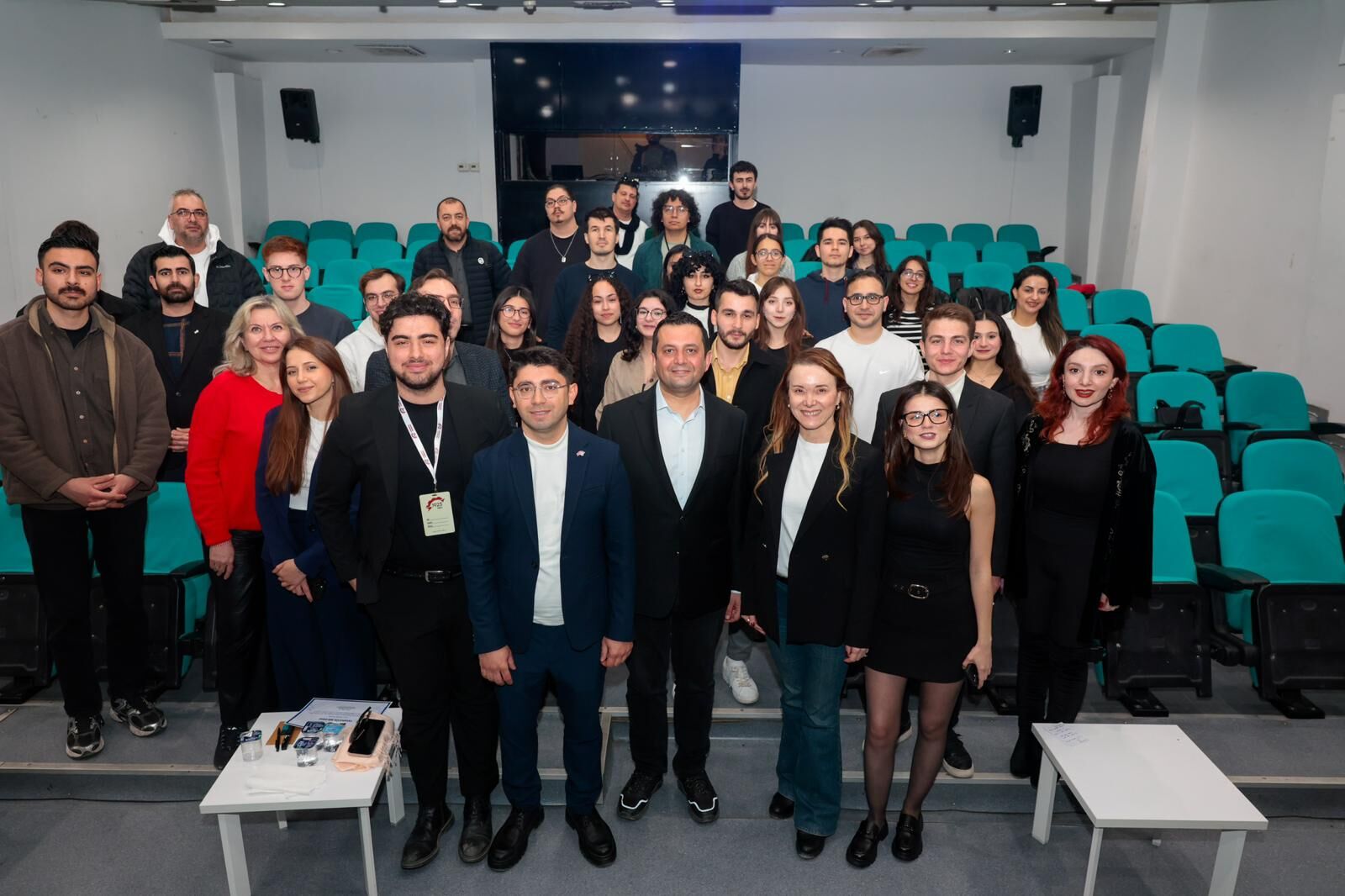 Gençler ‘Hibrit Kariyer Zirvesi’ Için Konak’ta Bir Araya Geldi (8)