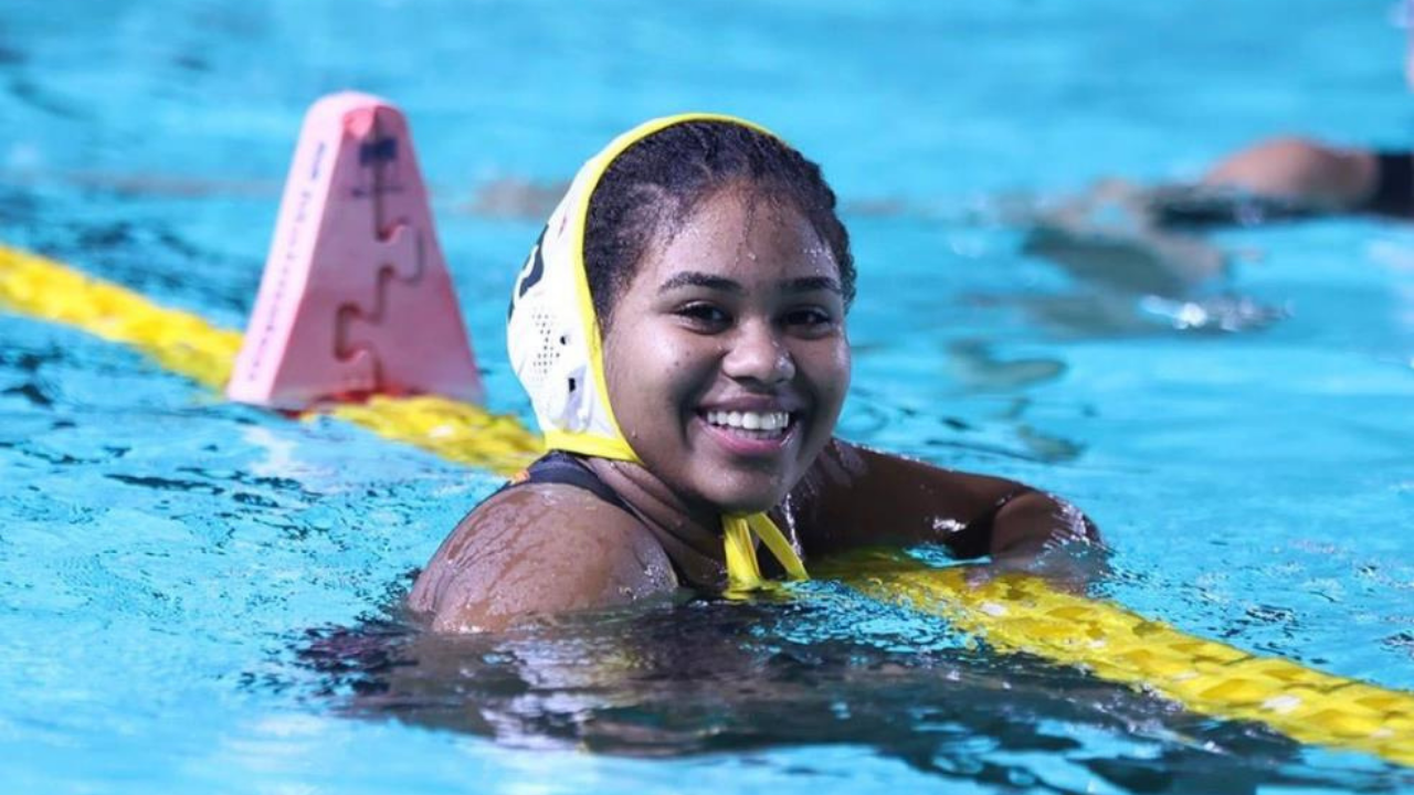Havuzda şampiyon, okulda örnek: Selin Yüksel zirveyi bırakmıyor-1