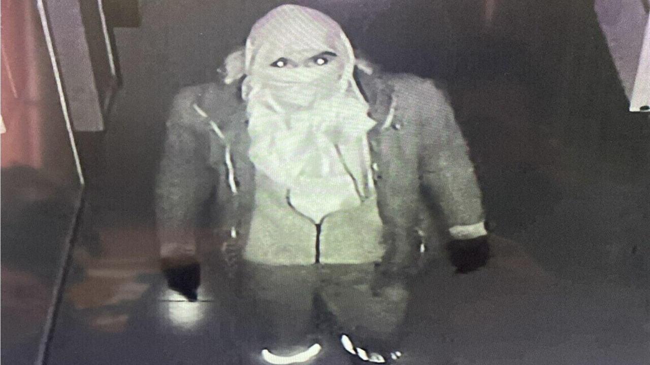 İzmir’de Okul Ve Bilim Sanat Merkezi’nden Hırsızlık Şüpheli Tutuklandı1