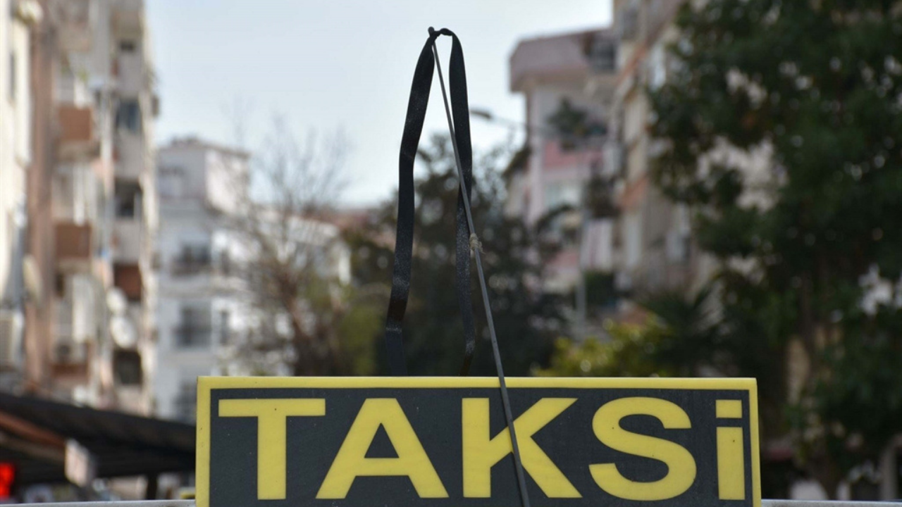 İzmir'de 'Sarı' Isyan Öldürülen Taksicinin Meslektaşlarından Konvoylu Tepki2