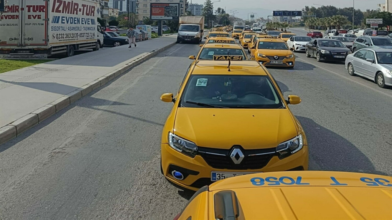 Izmir'de Sarı Taksi Isyabı