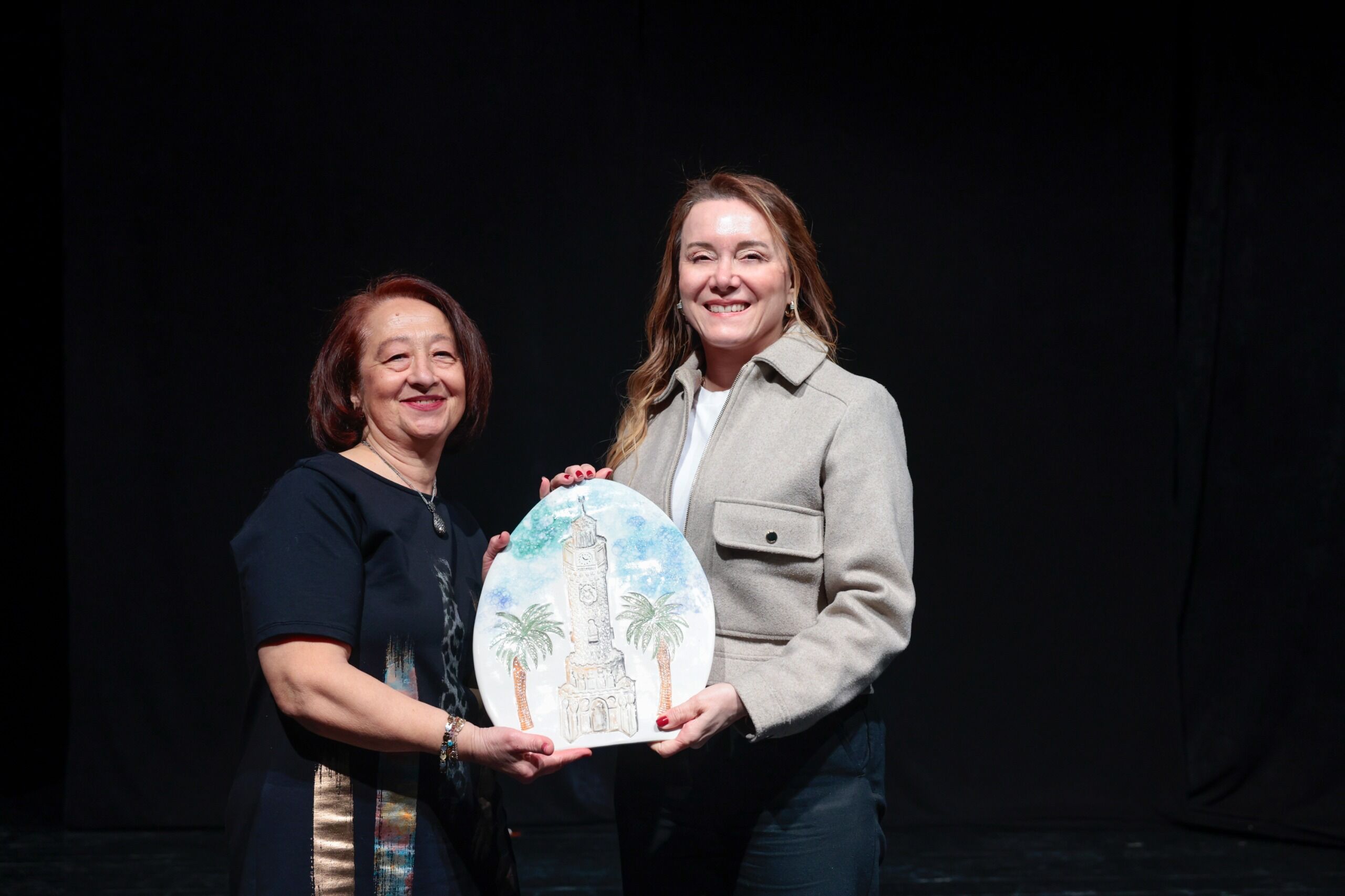 Konak’tan Yaşlılara Saygı Haftası’nda Gençlere Taş Çıkaran Performans (1)