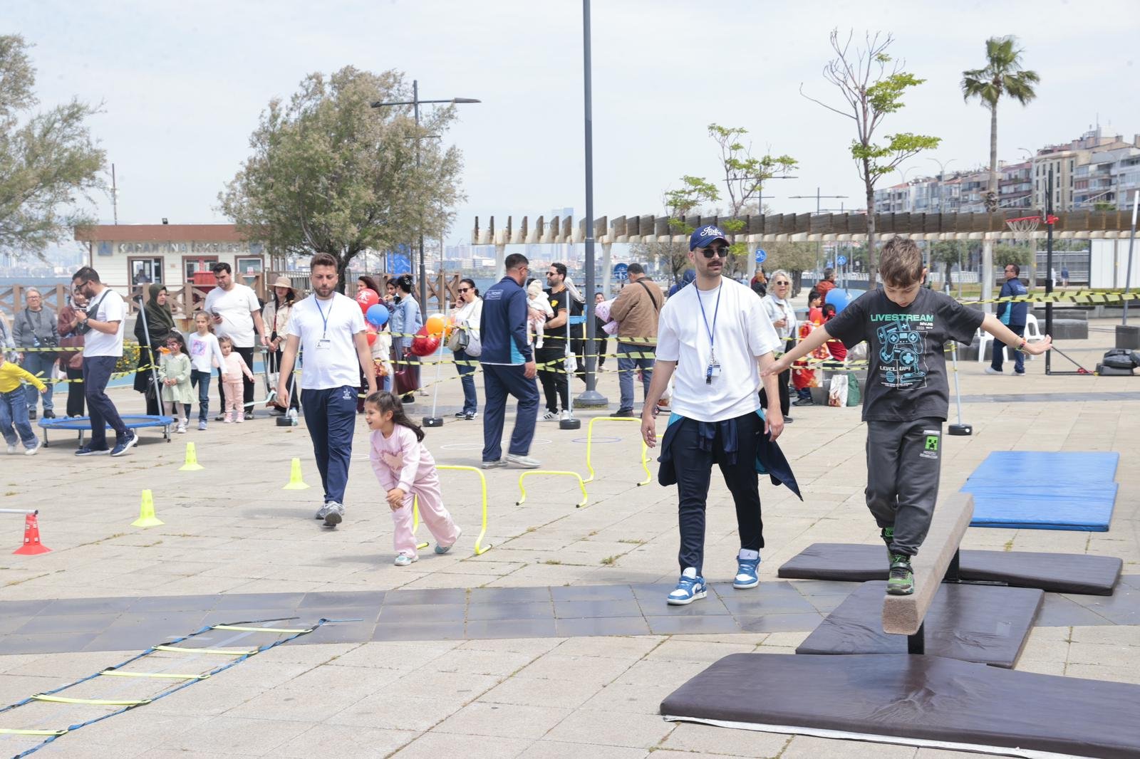 23 Nisan Coşkusu Konak’tan Yayıldı Çocuk Şenliği’ne Yoğun Ilgi (3)
