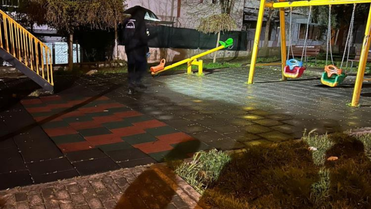 Karabağlar’da 2 yaşındaki çocuğa bıçaklı saldırı-2