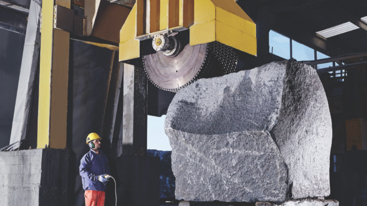Kınık’tan çıkan granit Avrupa şehirlerine değer katıyor