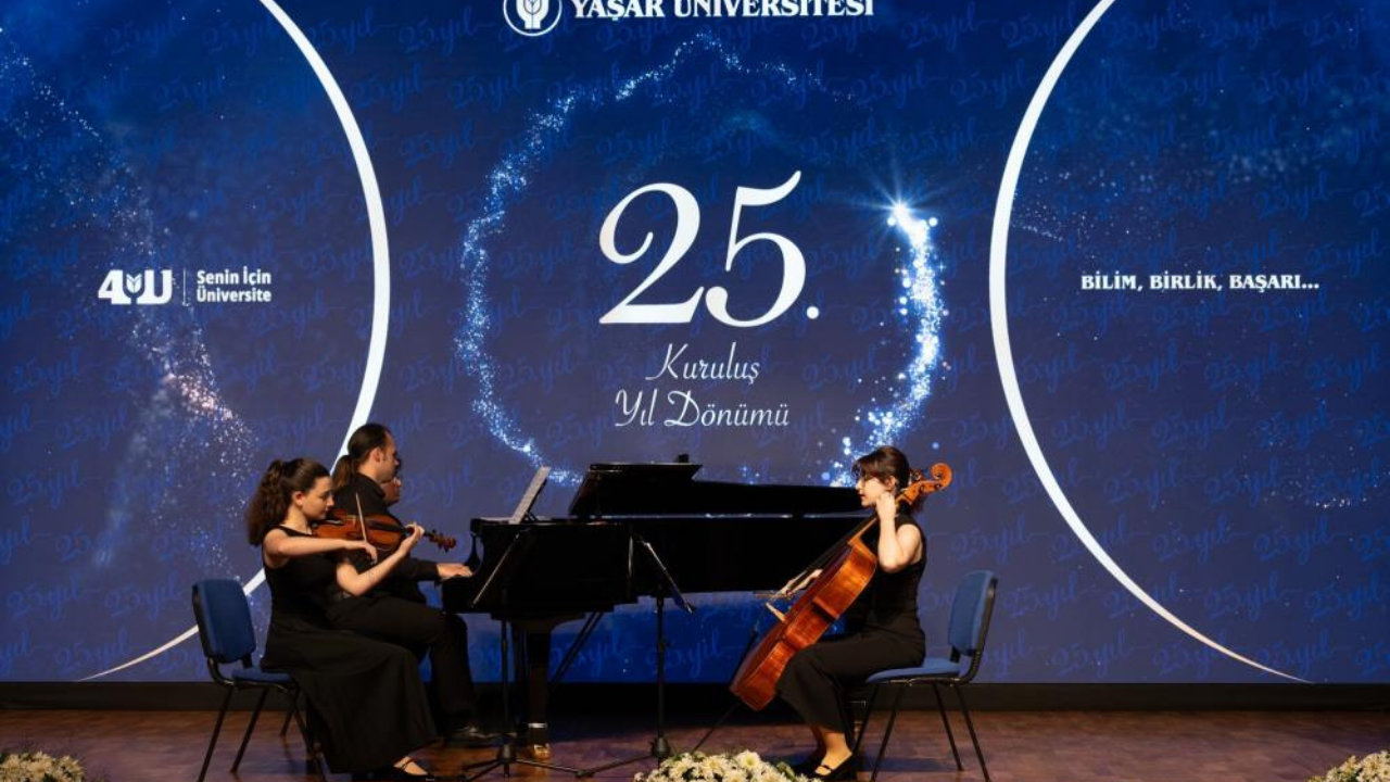 Yaşar Üniversitesi 25 yaşında: Çeyrek asırlık başarı kutlandı-1