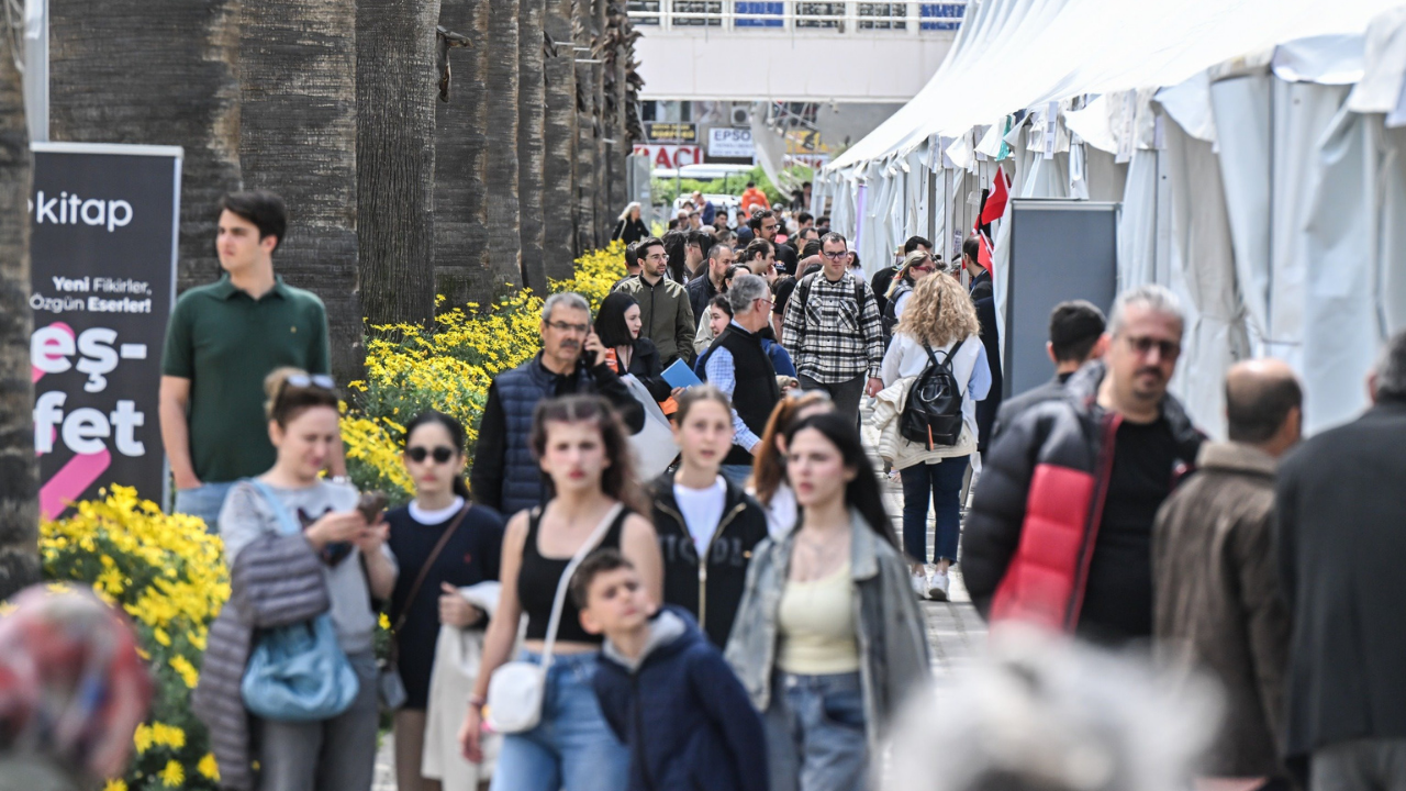 İZKİTAP’a İzmirlilerden yoğun ilgi-2