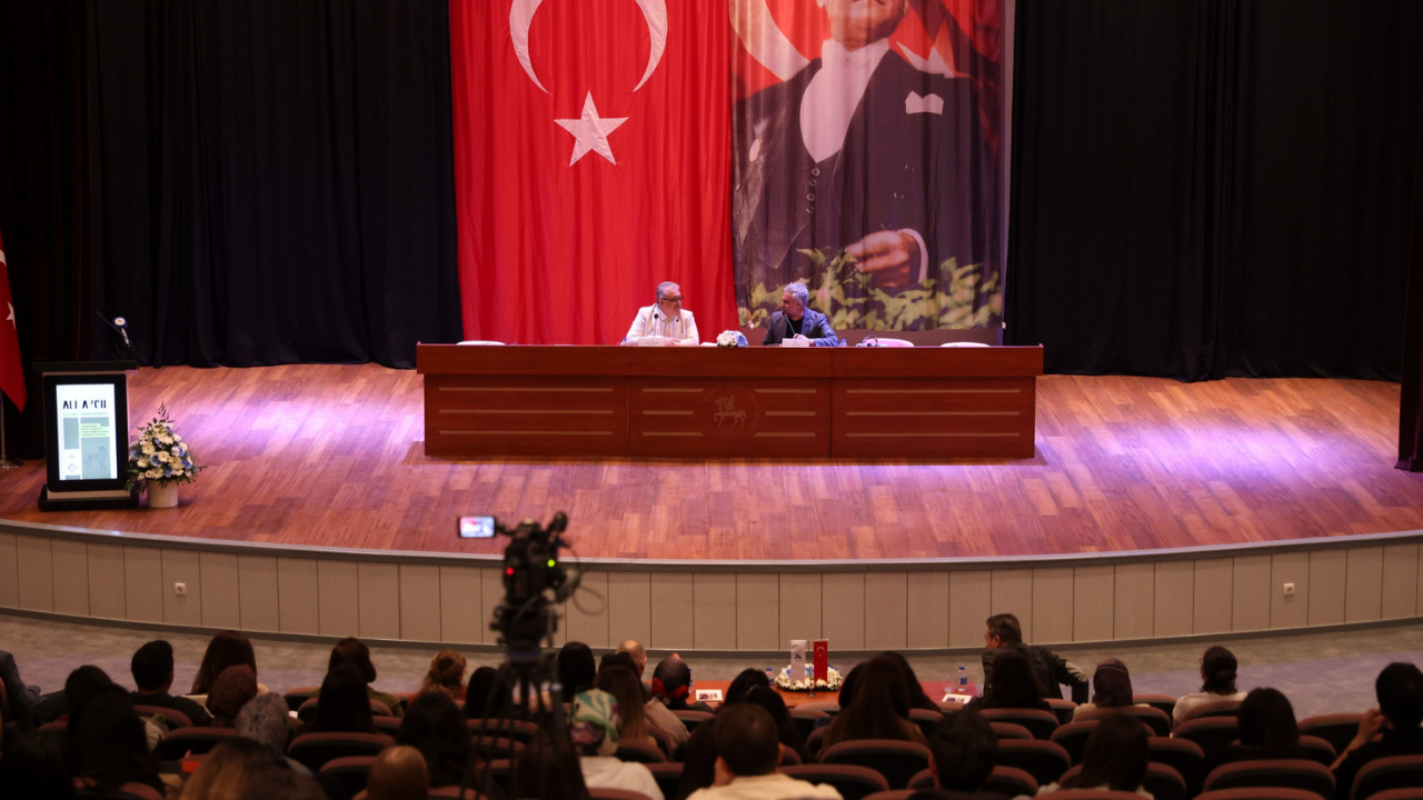 Şair ve yazar Ali Ayçil DEÜ’lü öğrencilerle buluştu-1