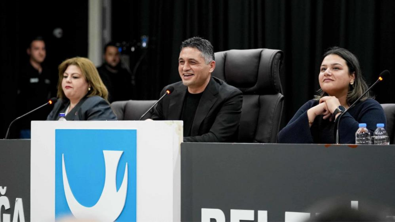 Aliağa meclisinde encümen ve komisyon üyeleri belirlendi