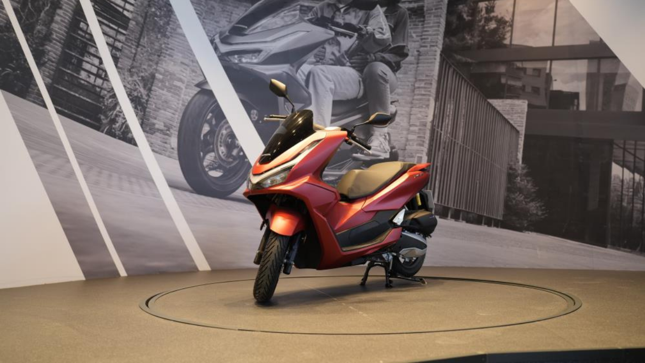 Aliağa'da Motosiklet Fabrikası Üretime Başladı