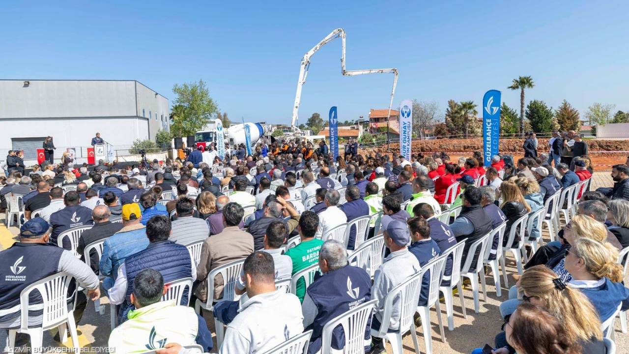 Başkan Tugay Her Zaman Güzelbahçe Halkının Yanında Olacağım2