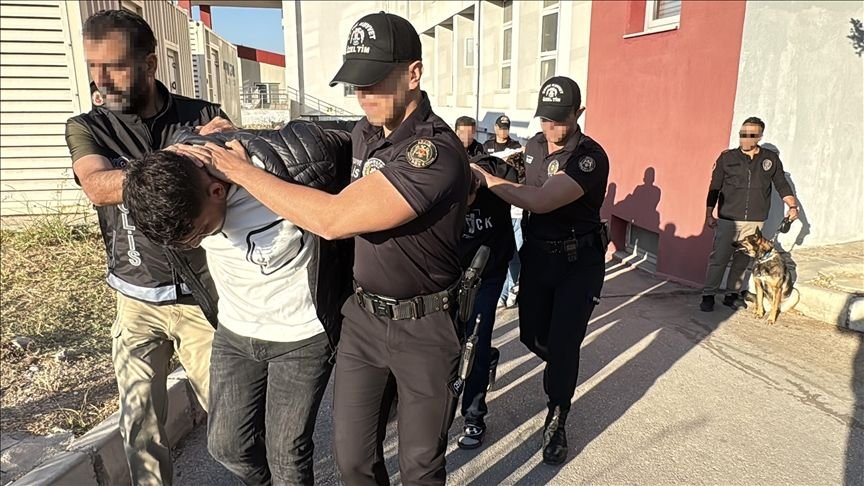 İzmir dahil 8 ilde dev operasyon: “Bayğaralar” çökertildi, 287 şüpheli adliyede