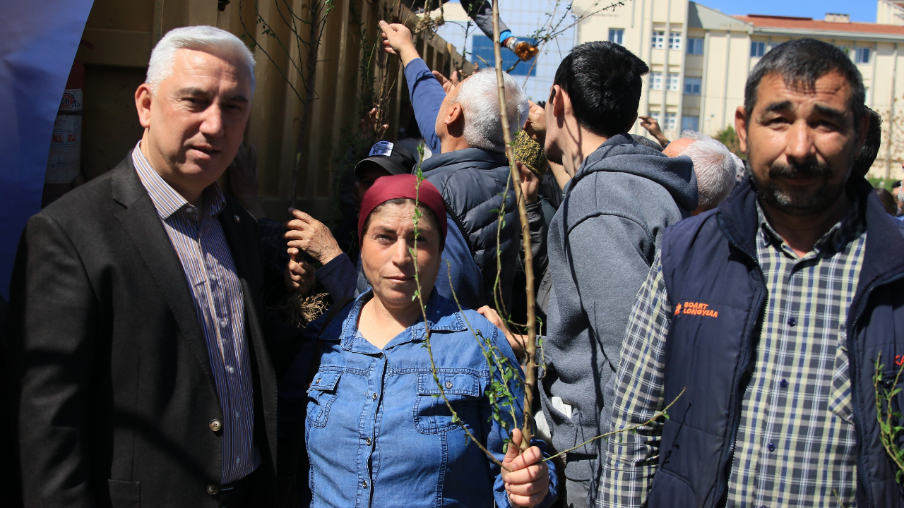 Bergama Belediye Başkanı Prof. Dr. Tanju Çeli̇k