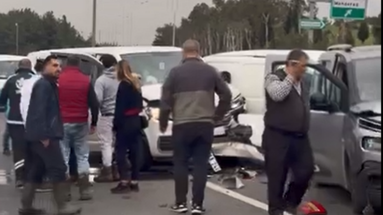 Gaziemir’de feci zincirleme kaza: 4 araç birbirine girdi, can kaybı var