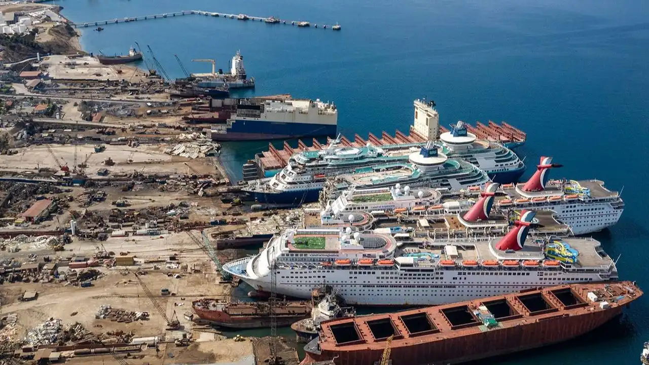 Gemi söküm sahasında iş kazası: Bir işçi hayatını kaybetti