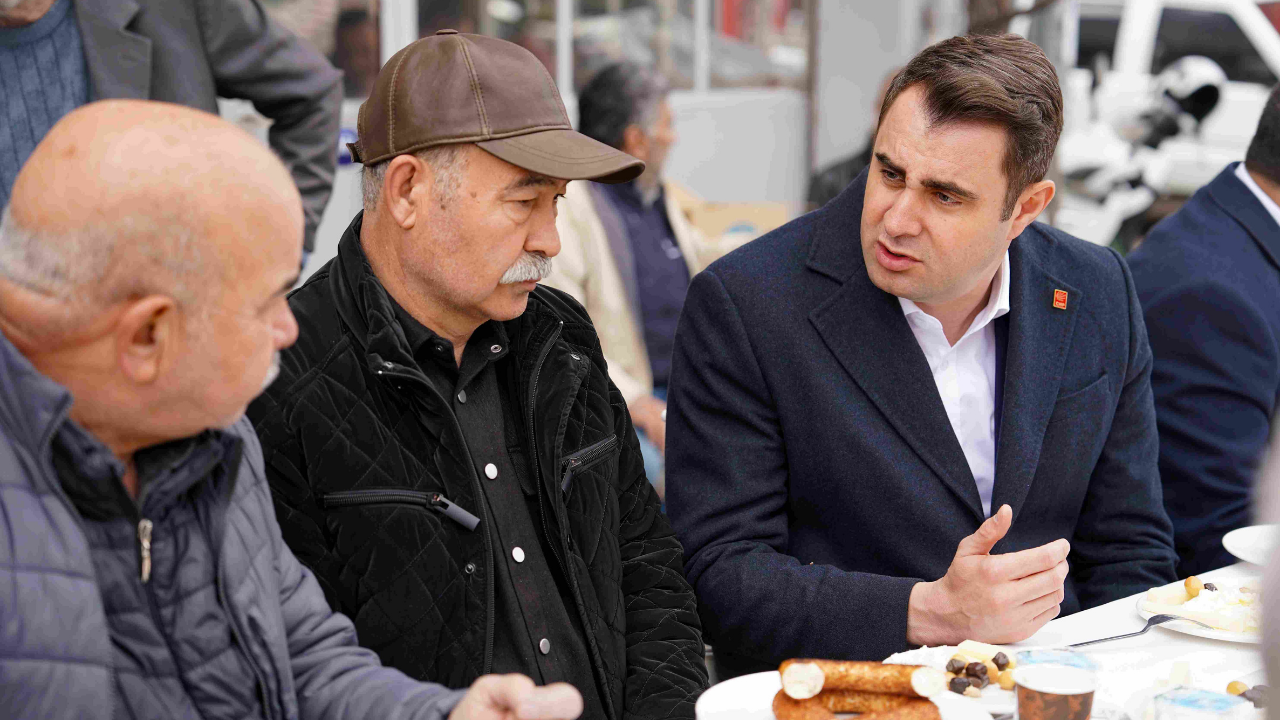 CHP İzmir İl Başkanı Çağatay Güç Tire’de esnafla buluştu: Halkımızın yanındayız-3