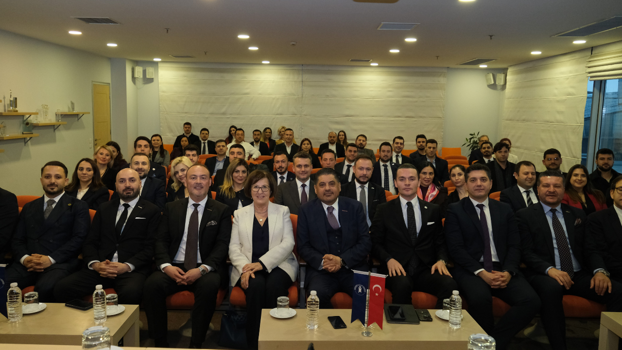 İzmir’de Genç İş dünyası buluştu: Ortak akıl ve dönüşüm vurgusu-2