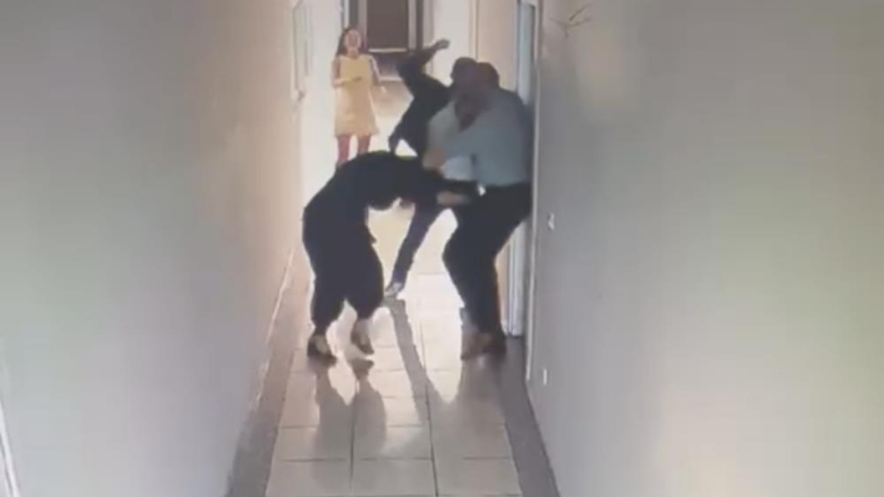 Kemalpaşa’da iş insanı kardeşlerin kavgasında çalışan vuruldu