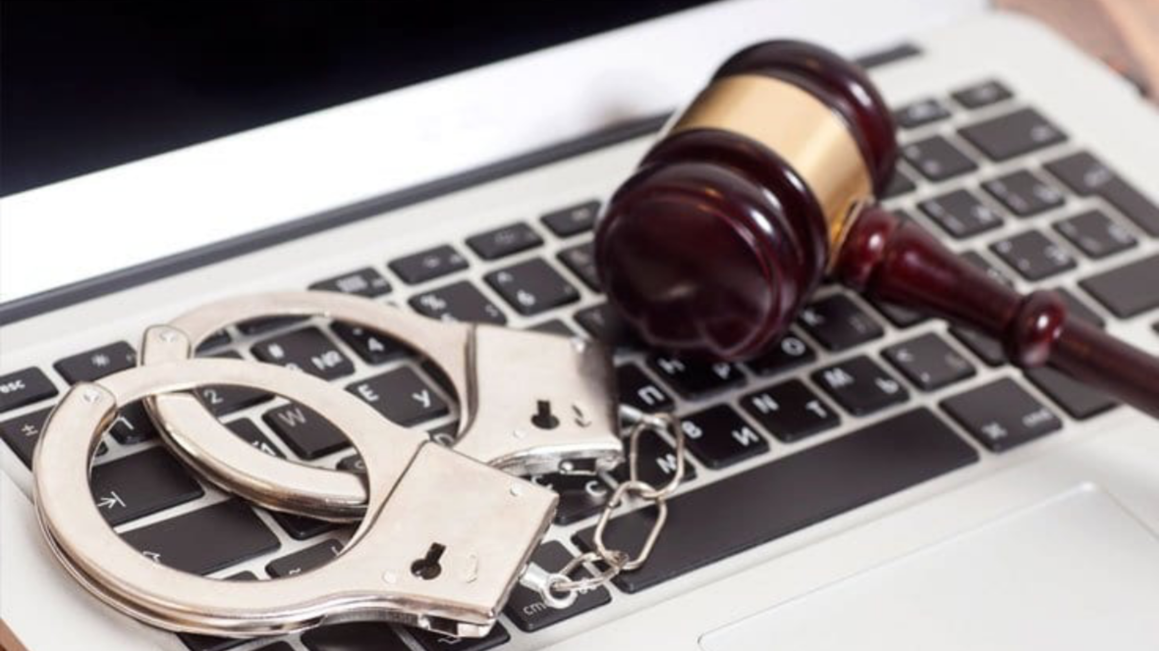 İzmir’de medya görünümlü şantaj yargıya taşındı