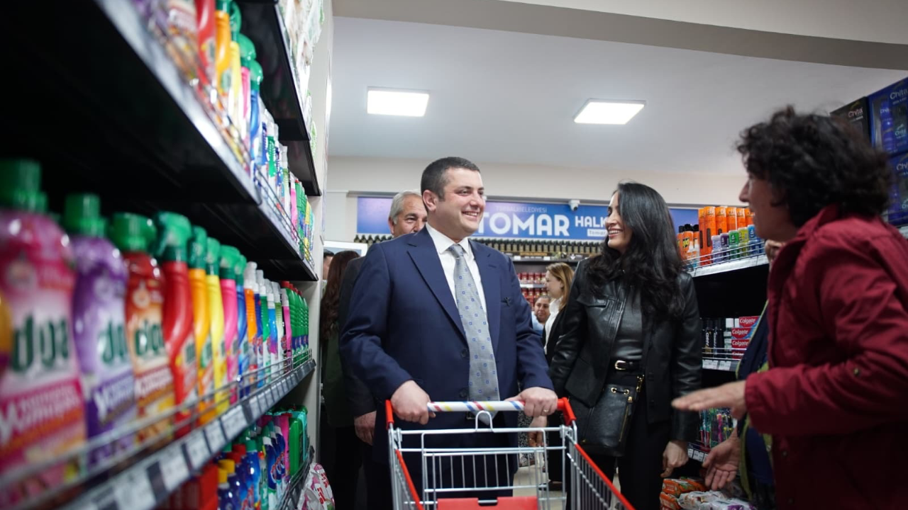 Torbalı’da uygun fiyatlı alışveriş dönemi başladı