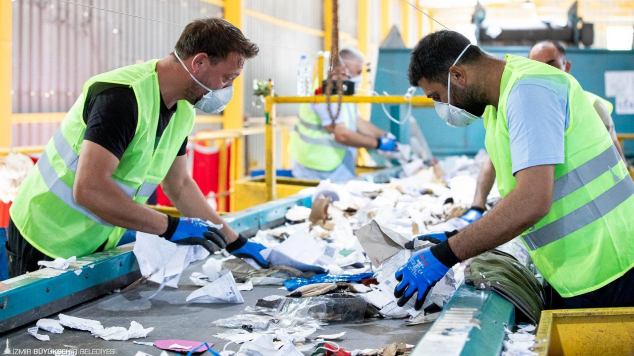 İzmir Büyükşehir’den Çevre Odaklı Dönüşüm Atağı3