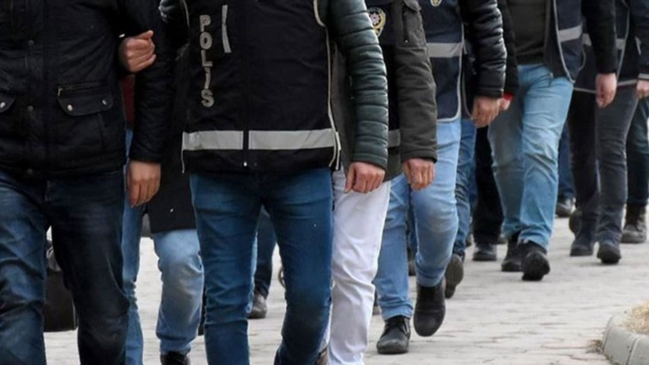 İzmir dahil 4 ilde sahte avukatlık çetesi çökertildi: 35 şüpheliden 28’i tutuklandı