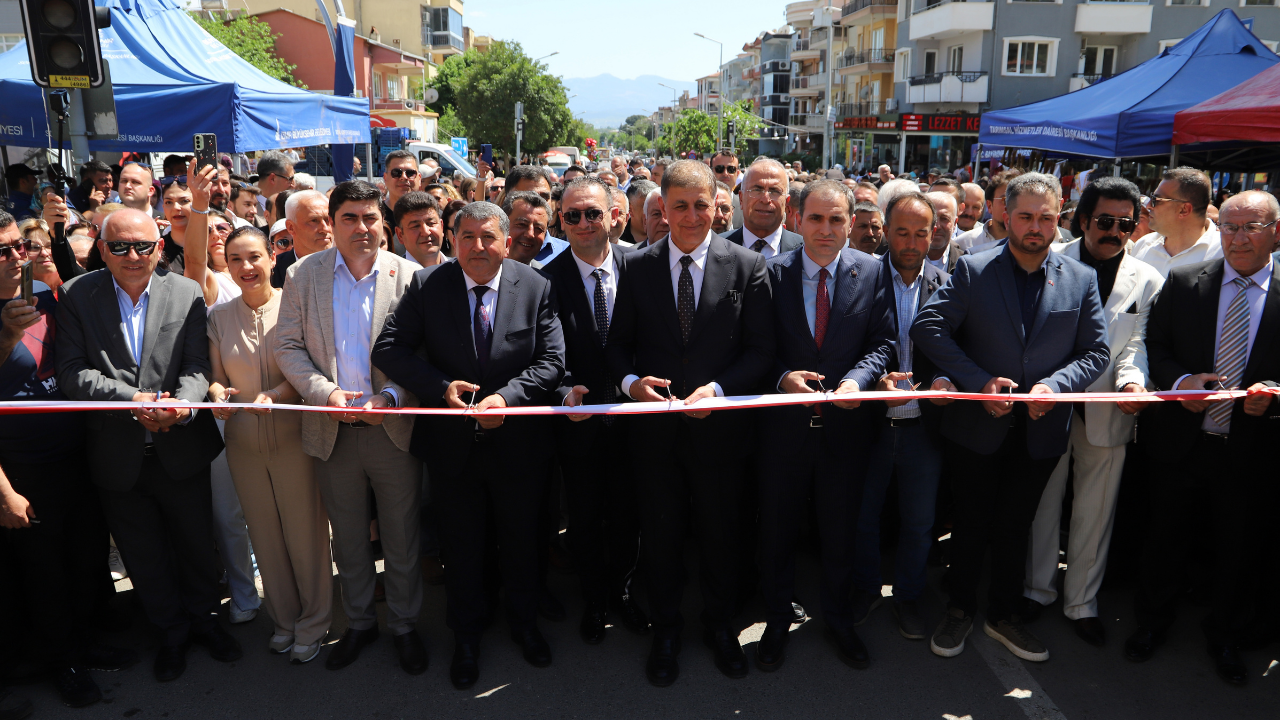 İzmir Ve Türkiye’nin Çiçek Başkenti Bayındır’da 27. Uluslararası Festival Heyecanı Başladı1