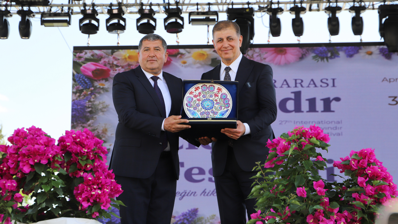 İzmir Ve Türkiye’nin Çiçek Başkenti Bayındır’da 27. Uluslararası Festival Heyecanı Başladı3