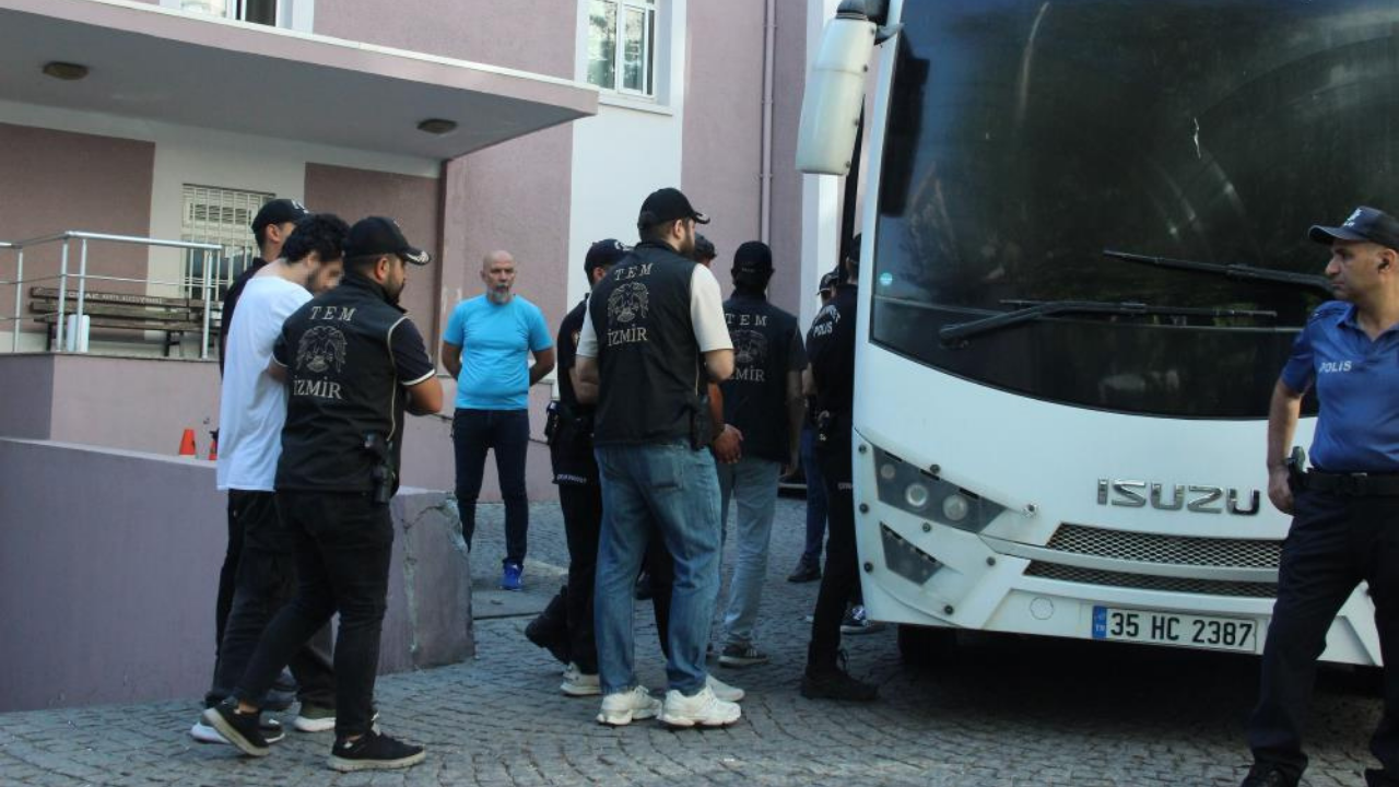 İzmir'de 3 Polisin Şehit Olduğu Saldırıda 13 Sanık Bugün Hakim Karşısına Çıkıyor2