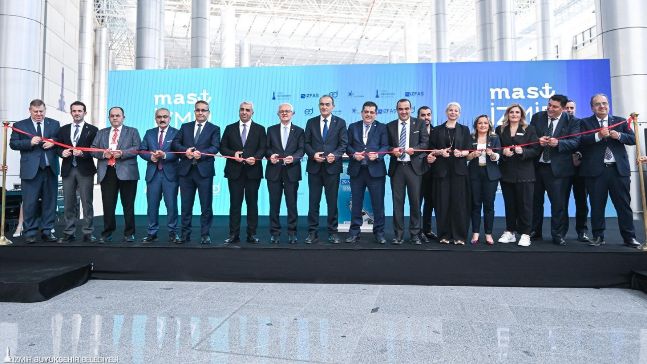 İzmir’de Denizcilik Rüzgârı1