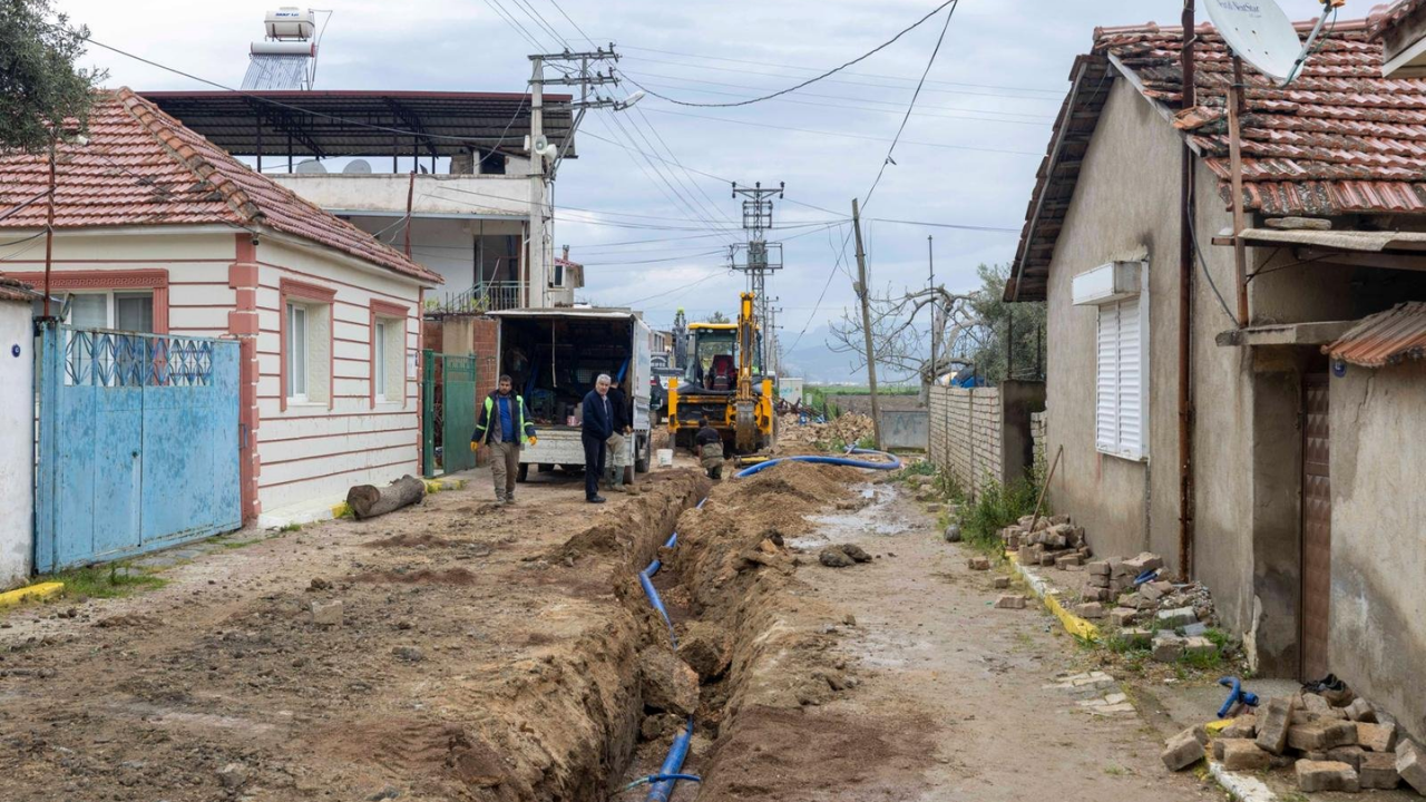 Izmir'de Su Hattı Yenileniyor