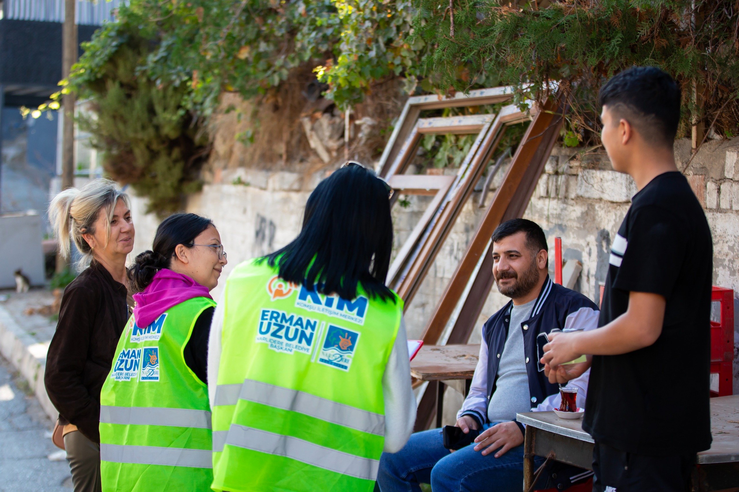Komsu Iletisim Merkezi (1)