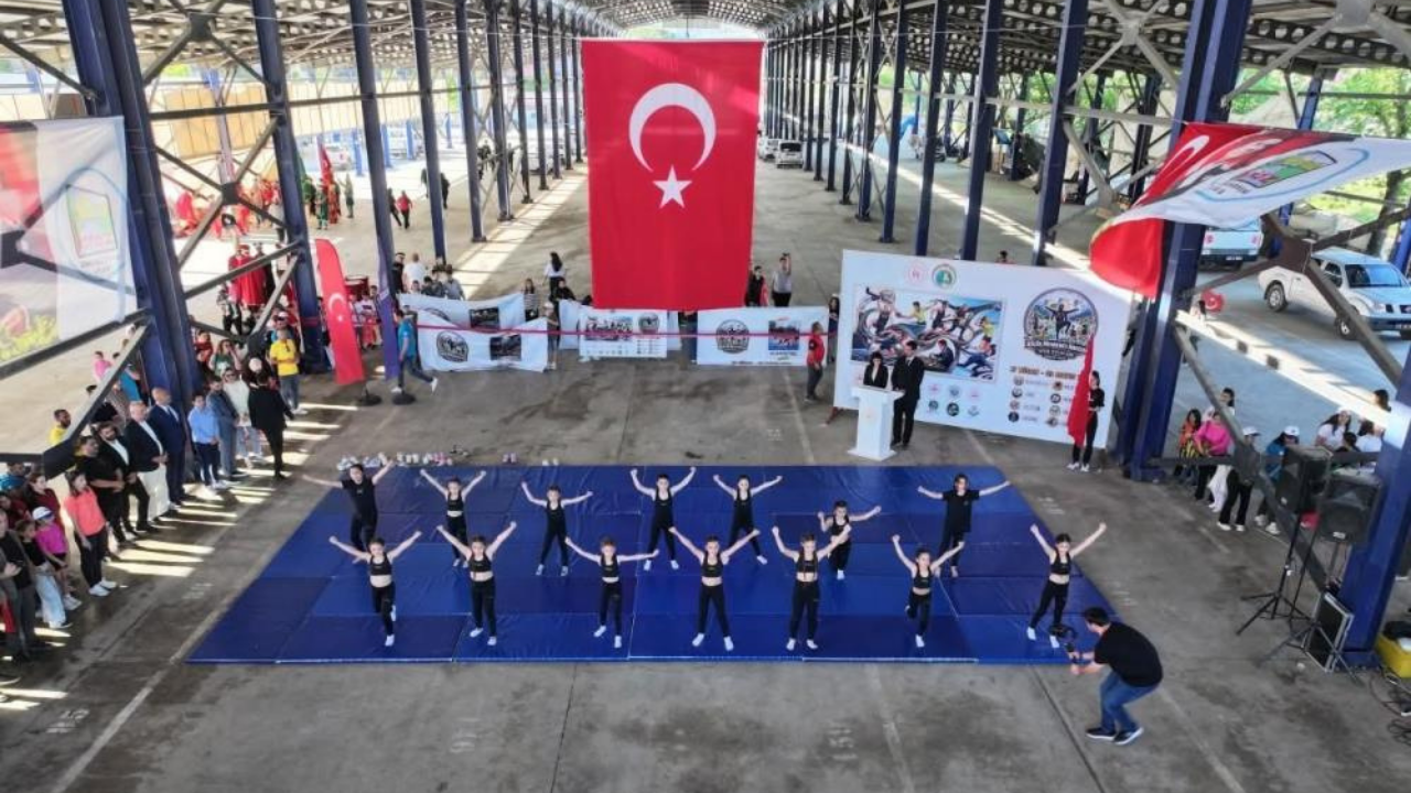 Küçük Menderes Havzası Spor Oyunları Kiraz'da Başladı2