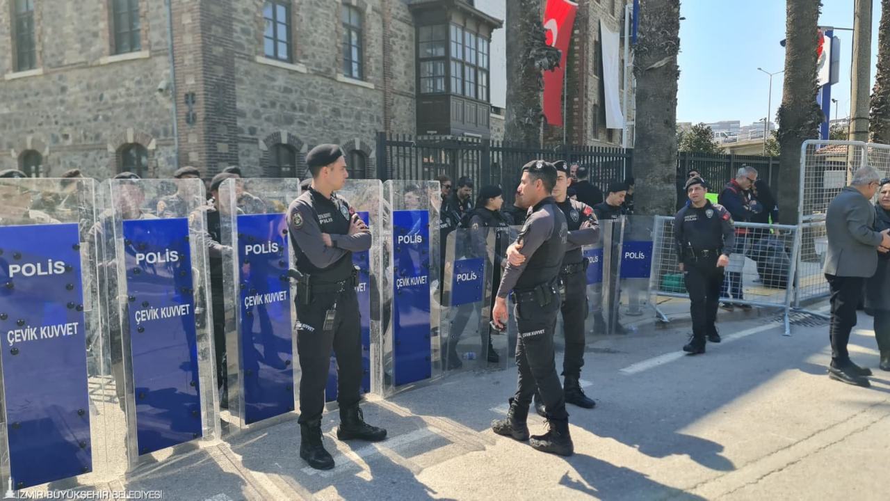 Meslek Fabrikası Barikat2