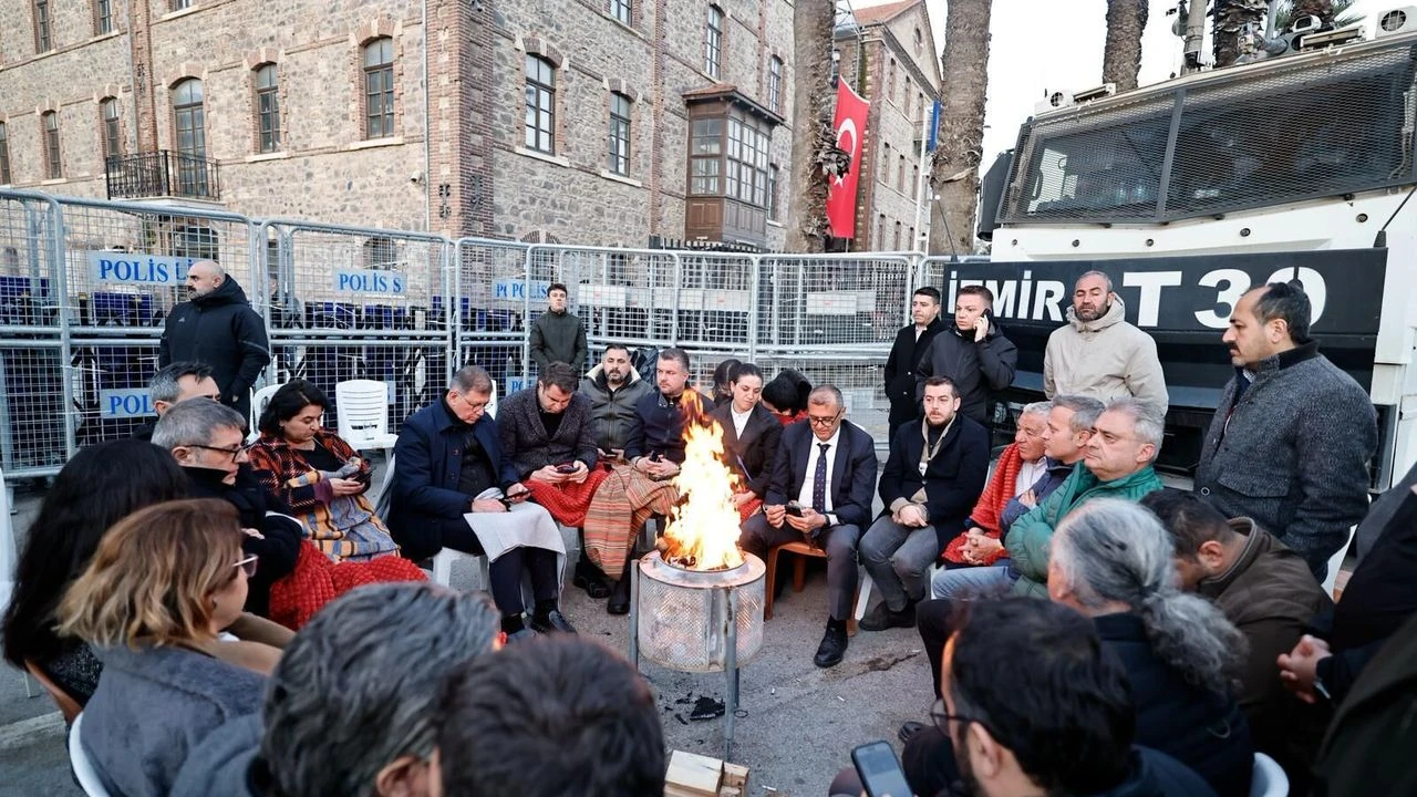 Meslek Fabrikası Nöbet