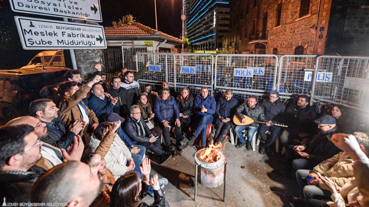 Meslek Fabrikası Önünde Gece Nöbeti2