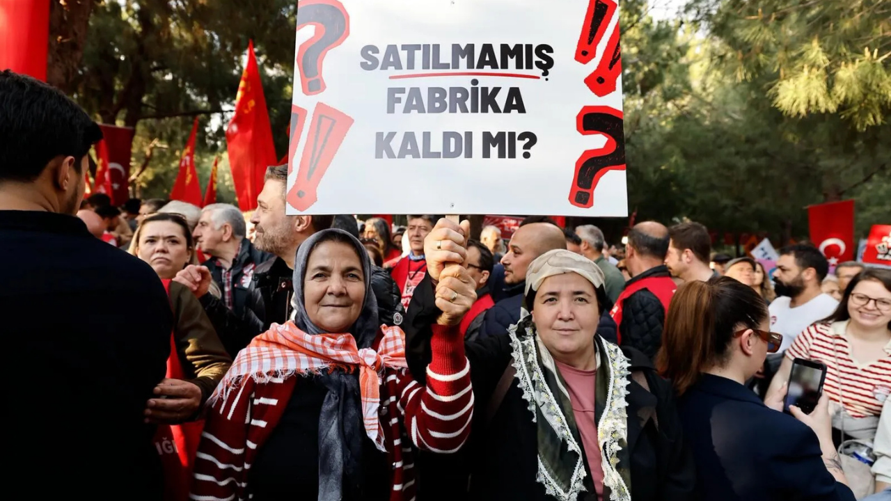 Binlerce İzmirli mitingde buluştu: Meslek Fabrikası bizim kalacak