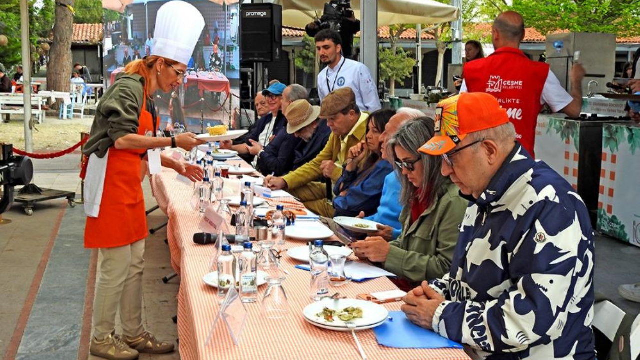 Alaçatı’da Gastronomi Şöleni: En güzel ot yemeği belli oldu