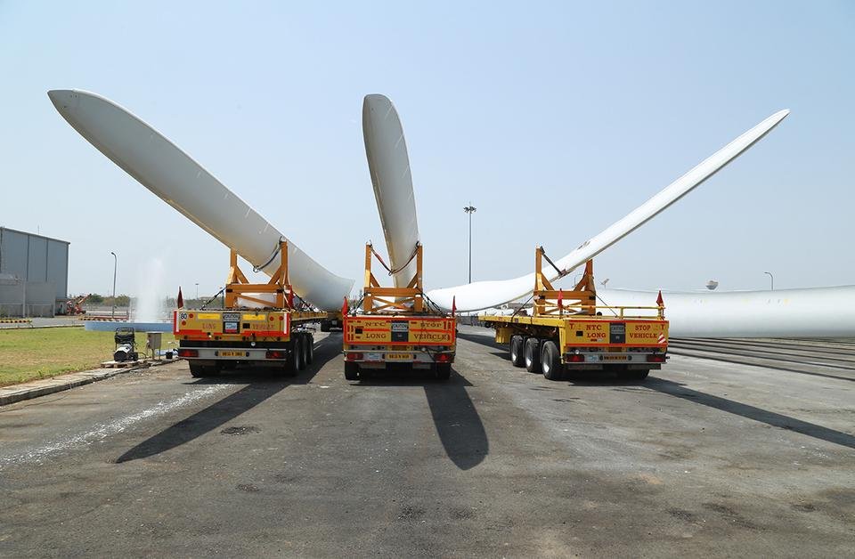 İzmir rüzgârda yeniden yükseliyor: Türbin kanadı üretiminde büyük dönüş