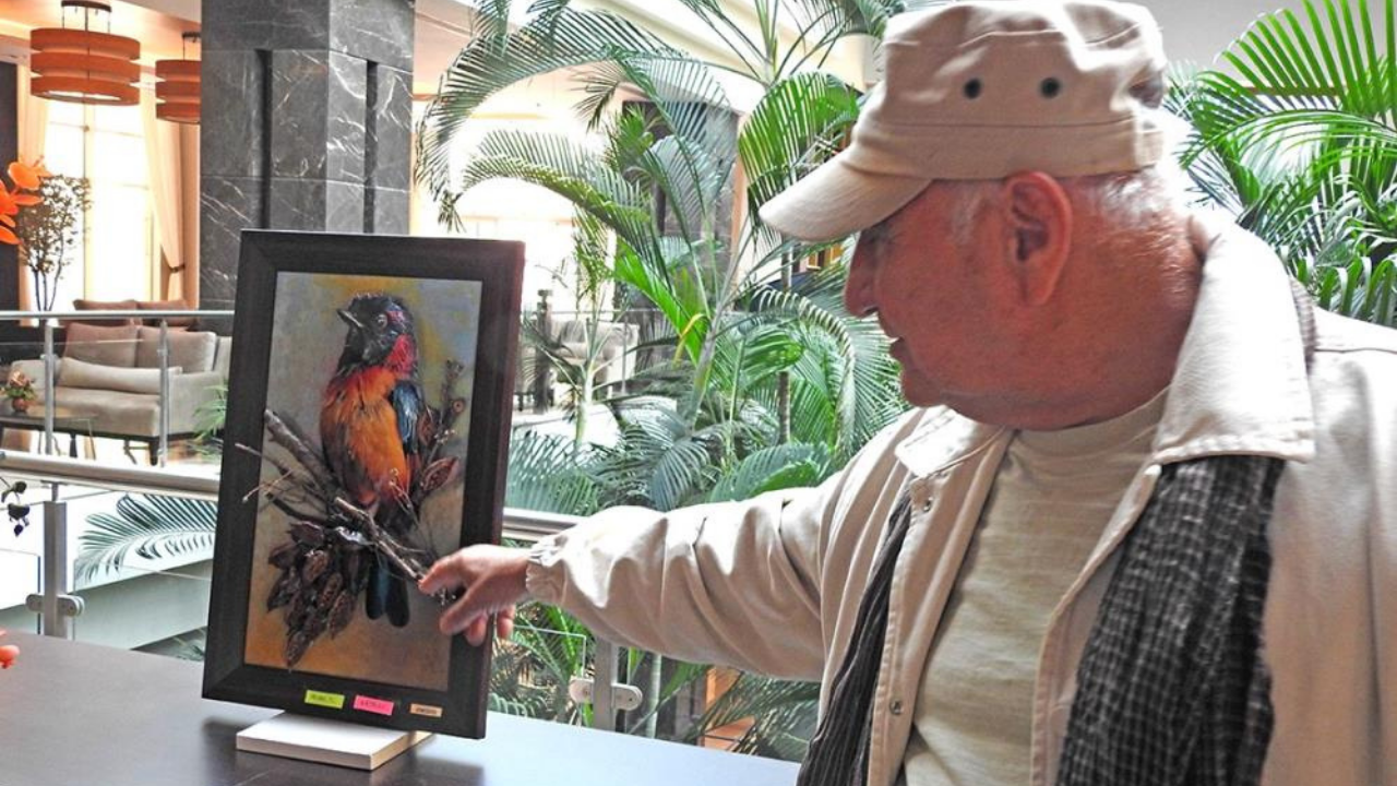 İzmirli emekli çiftten yürek ısıtan sergi