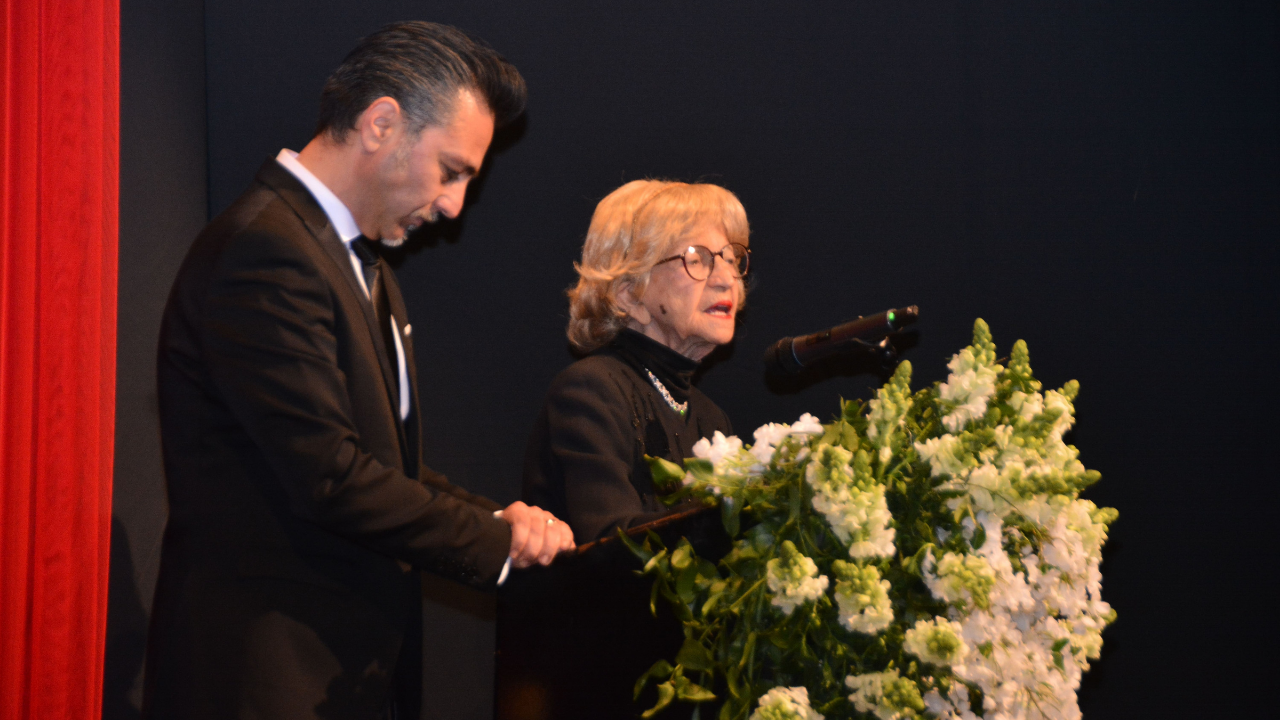 Türk Tiyatrosunun Duayeni Haldun Dormen, İzmir'de Anıldı