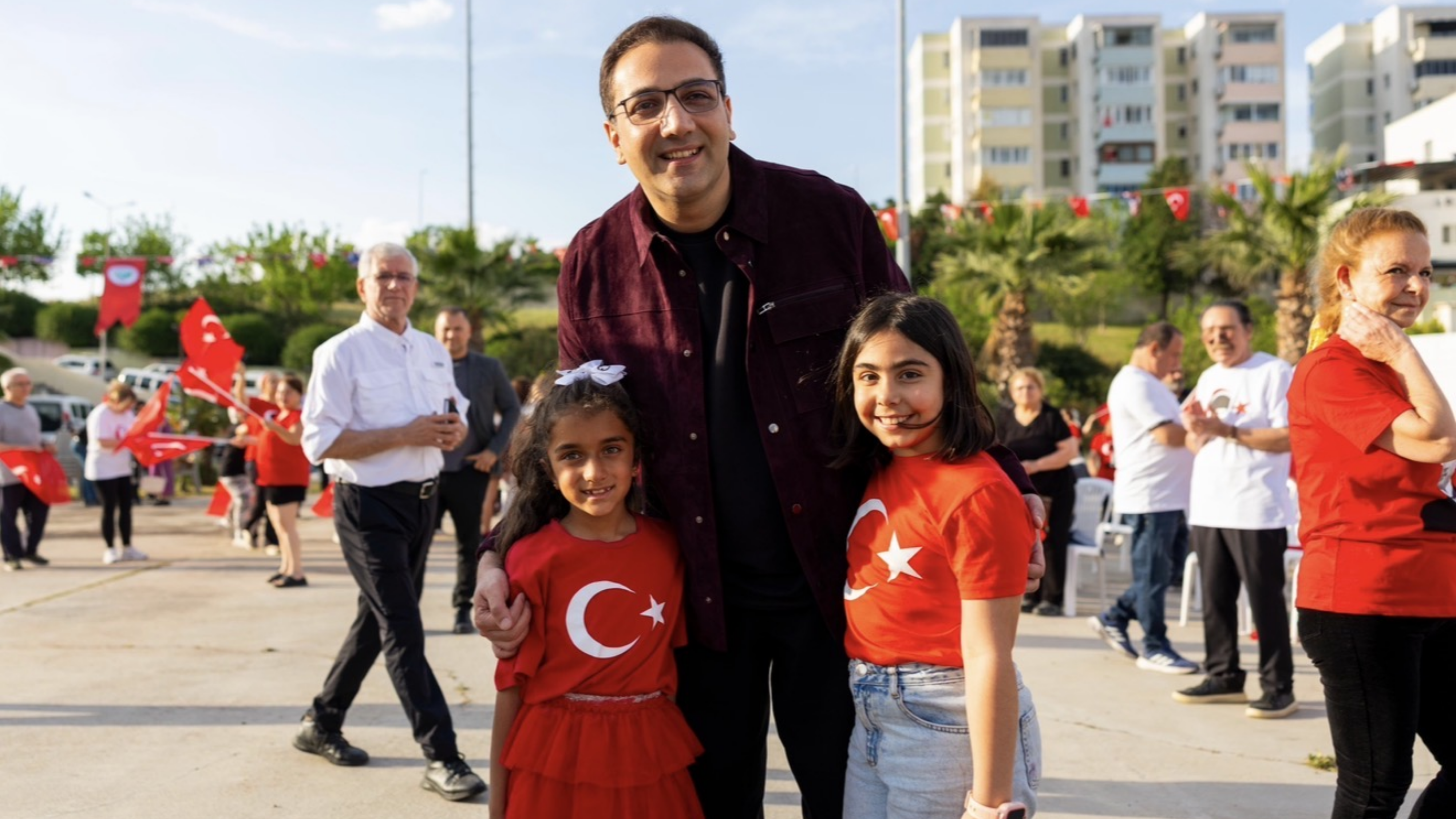 Balçova’da 19 Mayıs coşkusu meydanlardan sahnelere taştı