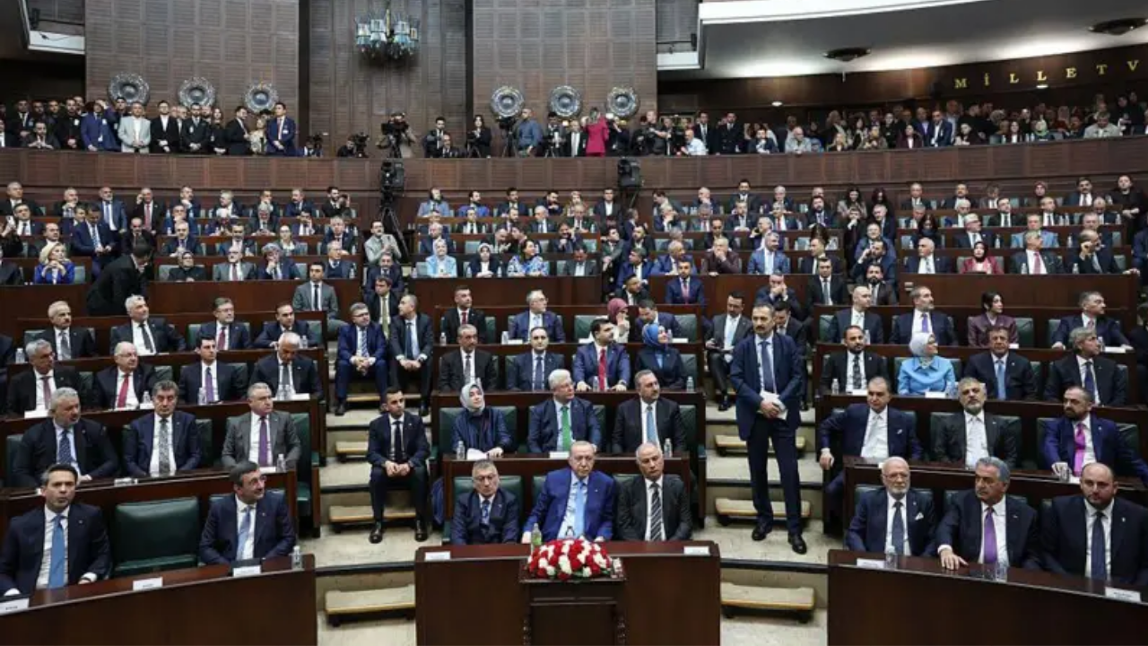 Baskın seçim, CHP’ye kapatma ve mutlak butlan tartışmaları: AKP ne diyor?