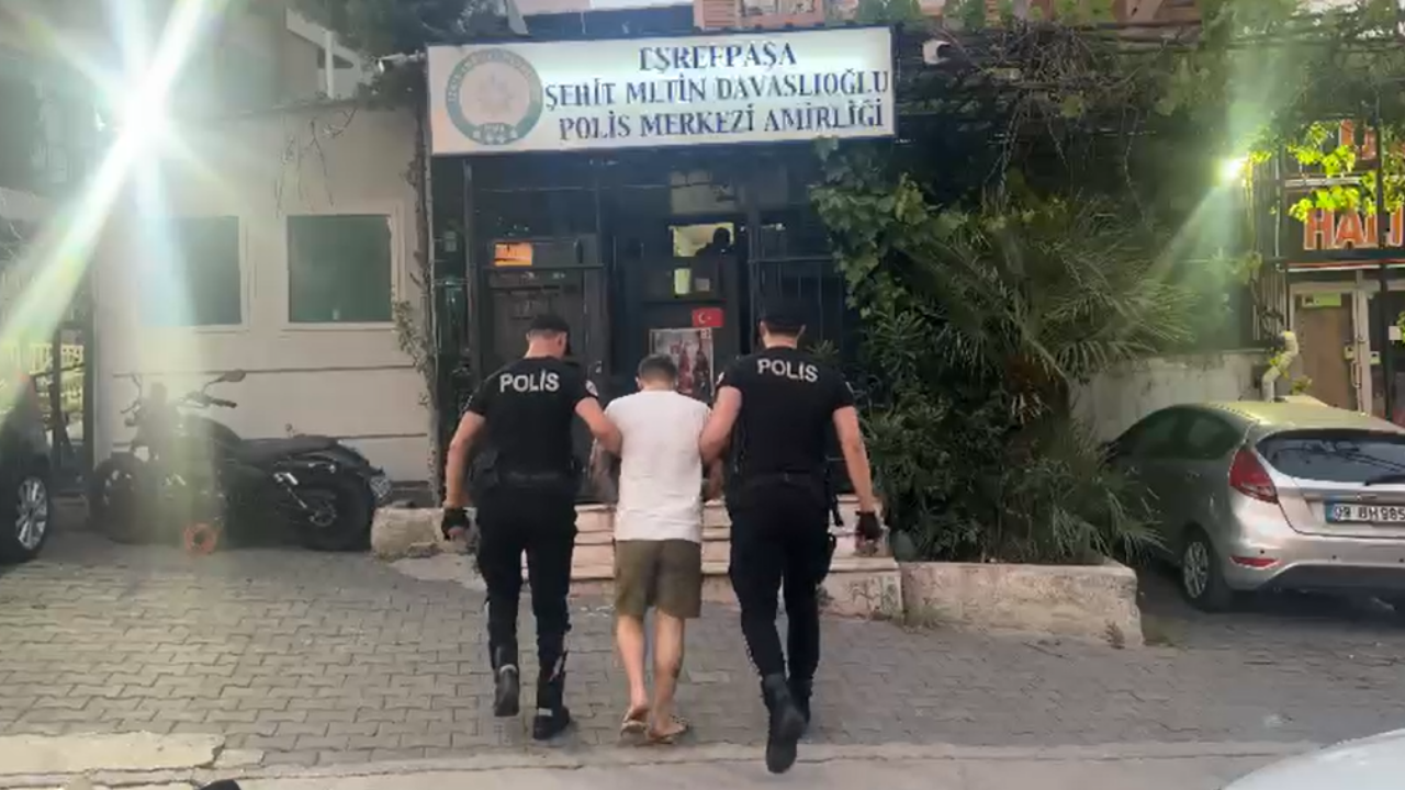 42 yıl hapis cezasıyla aranıyordu! İzmir polisi kıskıvrak yakaladı