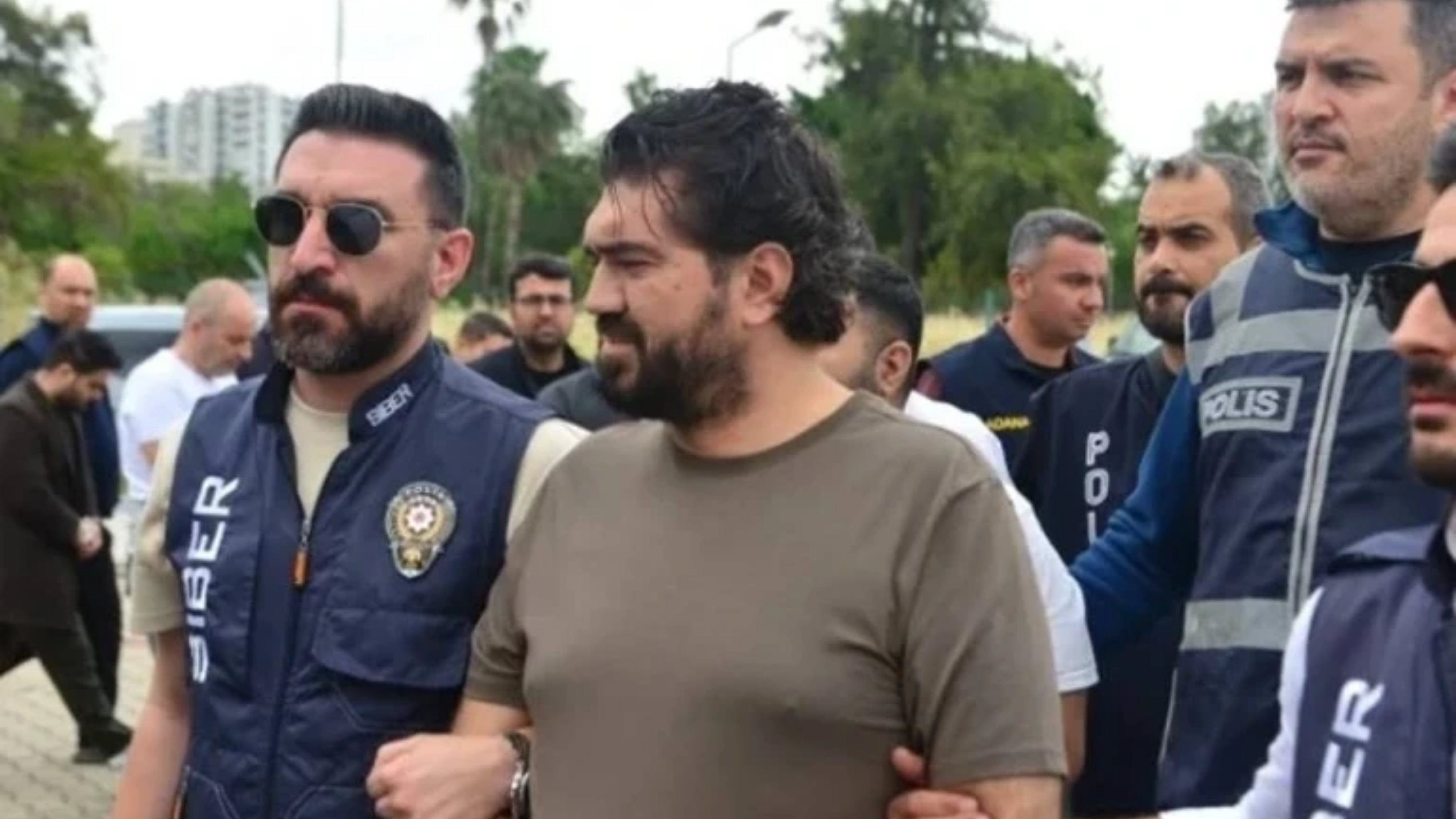 Bakan'dan Rasim Ozan Kütahyalı'nın tutuklandığı operasyona ilişkin açıklama